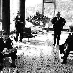 Bilder Hände über der Stadt