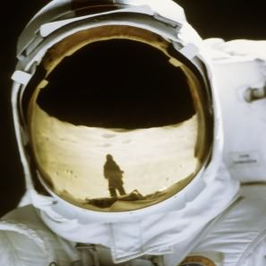 Bilder From the Earth to the Moon