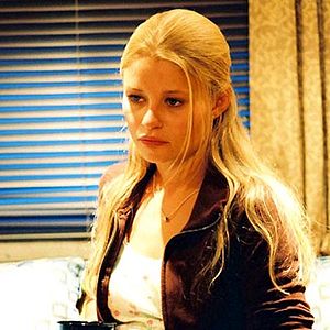 Bilder Emilie de Ravin