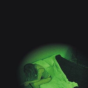 Bilder Alone with her