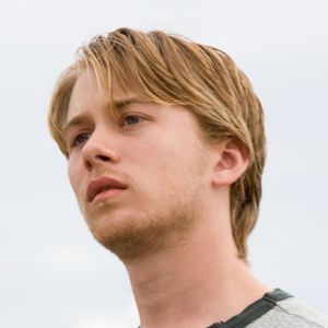 Bilder Lou Taylor Pucci