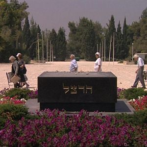 Bilder The Cemetery Club