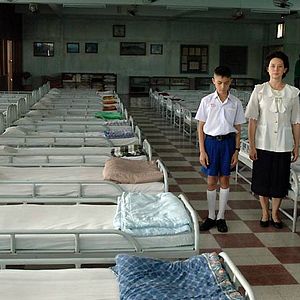 Bilder Dek Hor - Das Internat