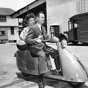 Bilder Reite auf dem rosa Pferd