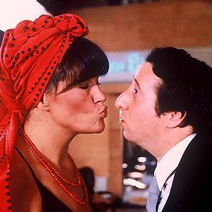 Bilder L'insegnante al mare con tutta la classe