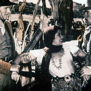 Bilder Mit der Waffe in der Hand