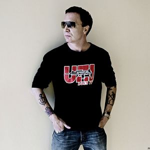 Bilder Otto; or, Up with Dead People