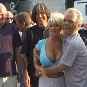 Bilder Der Generalmanager oder How to sell a Tit Wonder