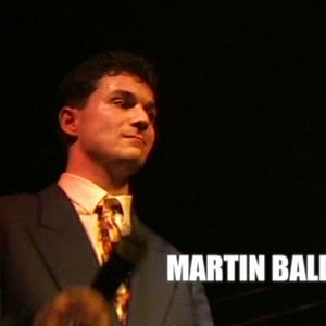 Bilder Der Generalmanager oder How to sell a Tit Wonder