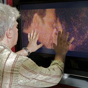 Bilder Zerrissene Umarmungen