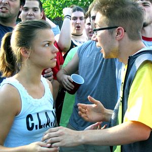 Bilder Poultrygeist: Night of the Chicken Dead