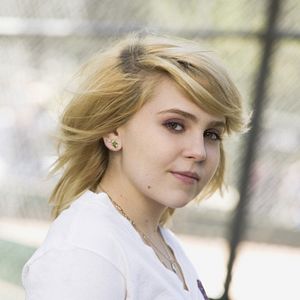 Bilder Mae Whitman