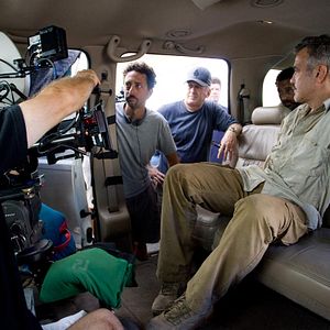 Bilder Männer, die auf Ziegen starren