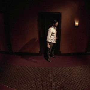 Bilder Across the Hall