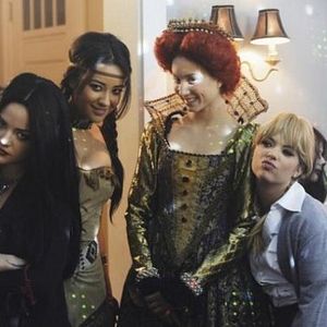 Bilder Troian Bellisario