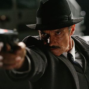 Bilder Outside The Law