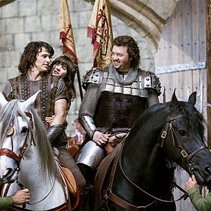 Bilder Your Highness - Schwerter, Joints und scharfe Bräute