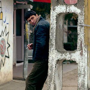 Bilder Police, Adjective