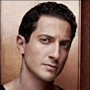 Bilder Sasha Roiz