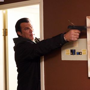 Bilder A Dangerous Man