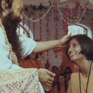 Bilder Guru - Bhagwan, His Secretary & His Bodyguard