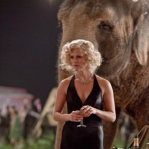 Bilder Wasser für die Elefanten