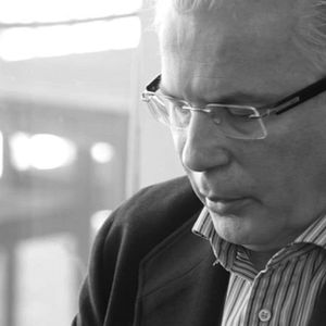 Bilder Listening To The Judge