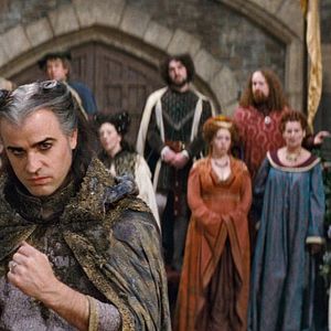 Bilder Your Highness - Schwerter, Joints und scharfe Bräute