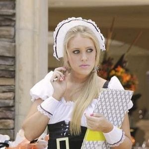 Bilder Carly Chaikin