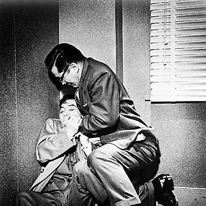 Bilder Die Bösen schlafen gut