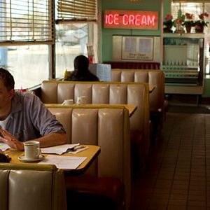 Bilder The Booth at the End