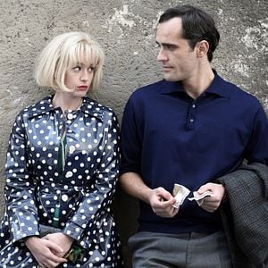 Bilder Die Liebenden - Von der Last, glücklich zu sein