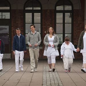 Bilder Die Kunst, sich die Schuhe zu binden