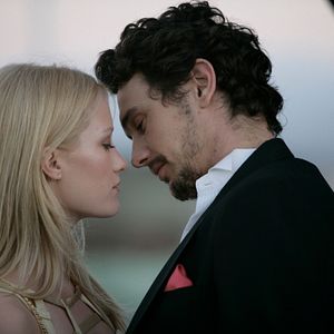 Bilder Cherry - Wanna play?