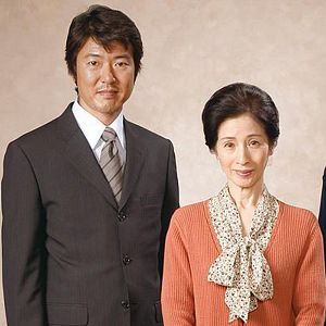 Bilder A gentle rain falls for Fukushima