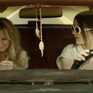 Bilder Not Waving But Drowning