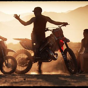 Bilder Bro' - Machete Meets Motocross