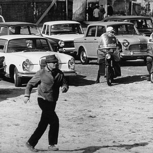 Bilder Hände über der Stadt