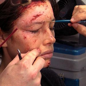 Bilder In the Shadow of The Tall Man