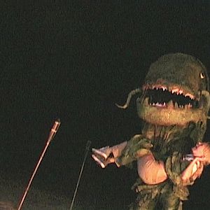 Bilder Monster from Bikini Beach