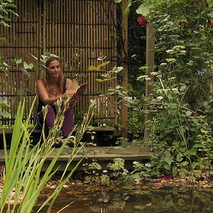 Bilder Die mit dem Bauch tanzen