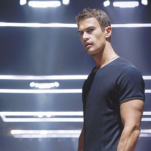 Bilder Theo James
