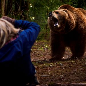 Bilder Red Machine - Hunt or Be Hunted