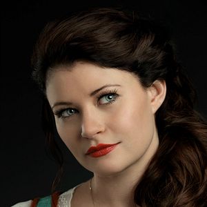 Bilder Emilie de Ravin