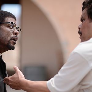 Bilder Two Men in Town