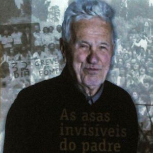 Bilder As Asas Invisíveis do Padre Renzo