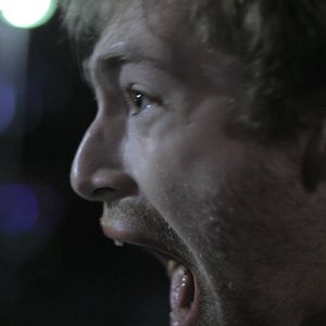 Bilder Boy Eating the Bird's Food