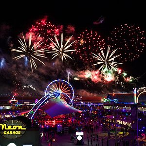 Bilder Under the Electric Sky