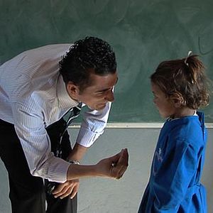 Bilder İki Dil Bir Bavul