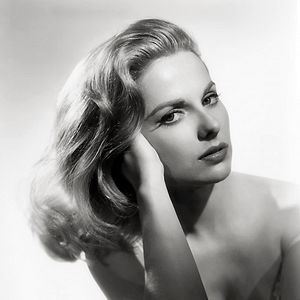 Bilder Martha Hyer